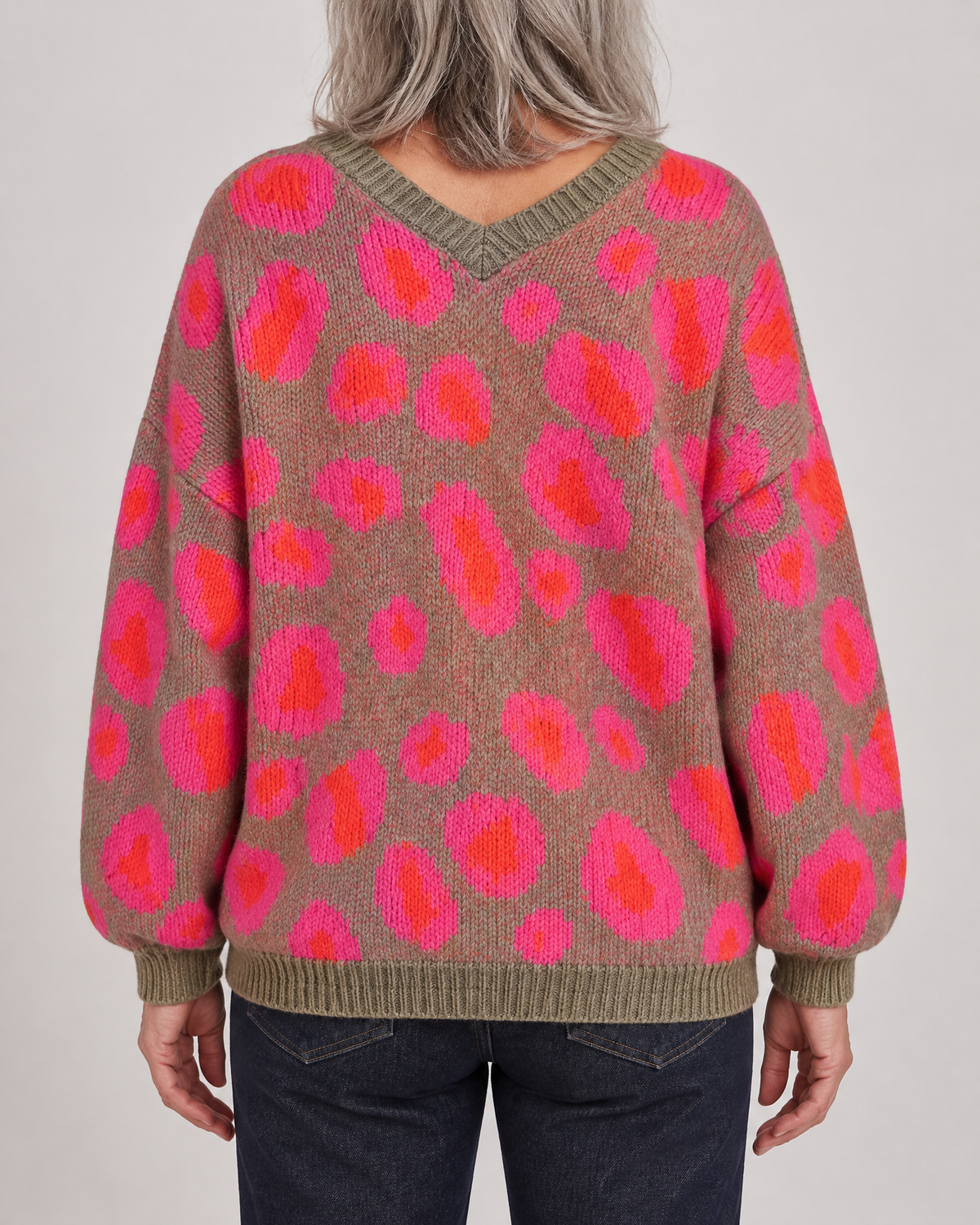 Paulette - Leopard V-Neck Sweater