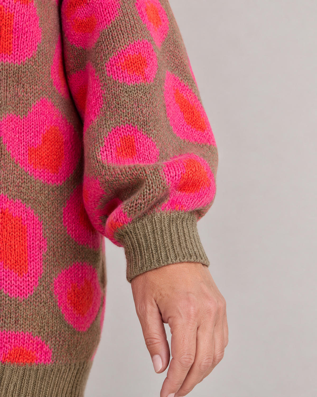 Paulette - Leopard V-Neck Sweater