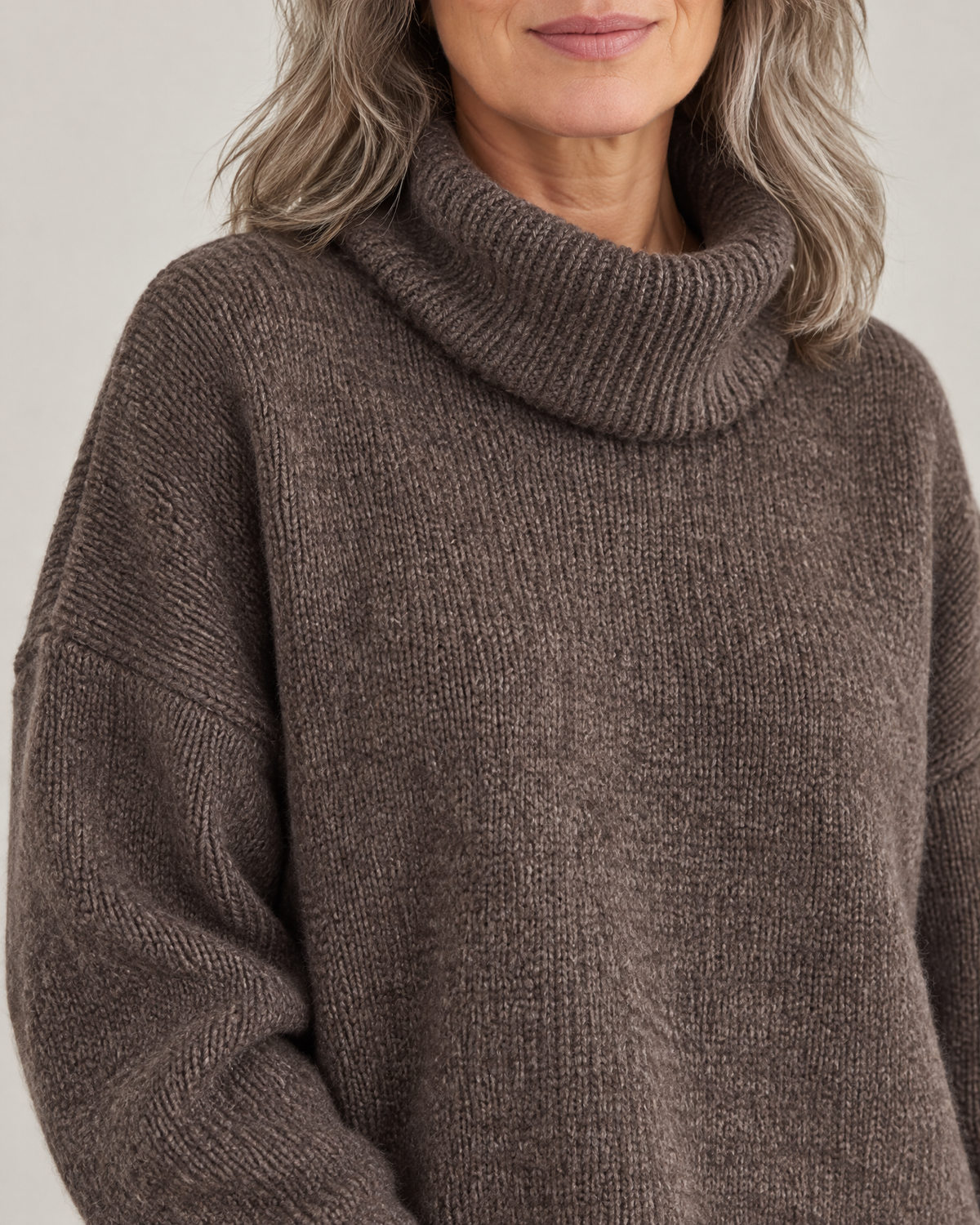 Thea - Turtleneck Pullover Sweater
