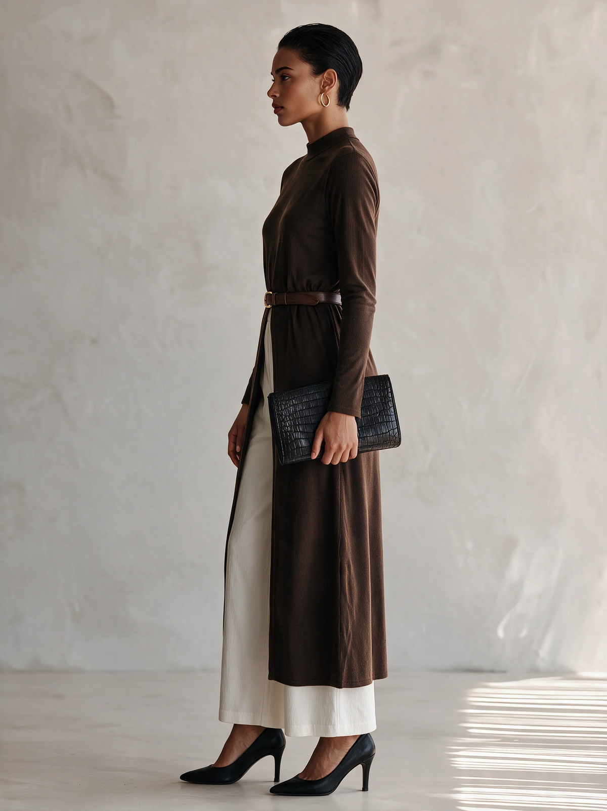 Brown Ribbed Knit Long Slit Top And White Wide-leg Pants Set (with belt)